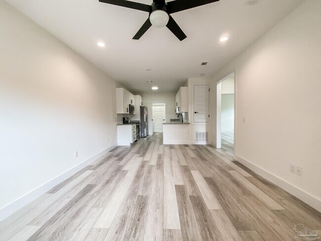 Building Photo - 440 Hancock Ln