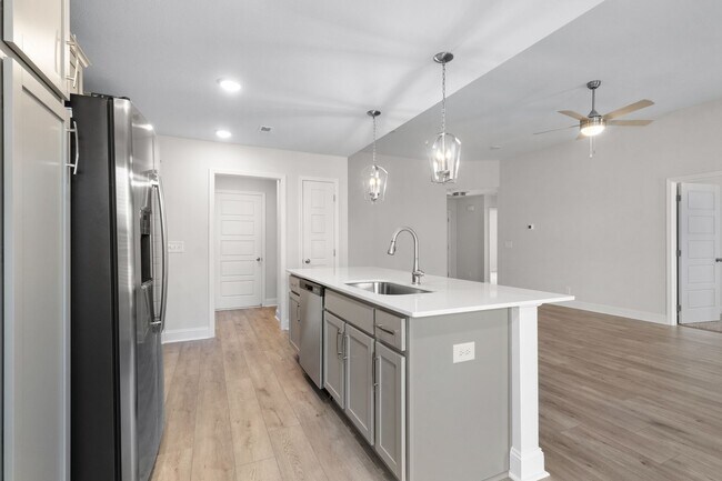 Building Photo - Lovely Home in Clarksville