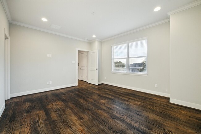 Building Photo - 6008 Park Cir Dr