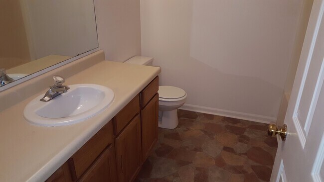 Building Photo - 4813-4815 Moniteau Court