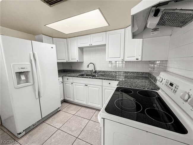 Building Photo - 2239 Iris Way