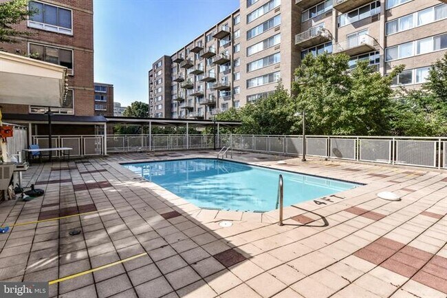 Building Photo - 350 G St SW