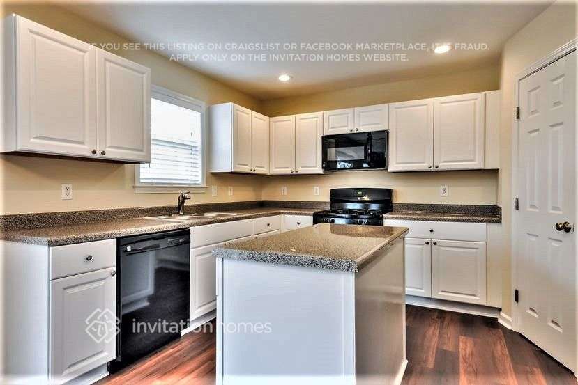 Building Photo - 202 Timeless Cir