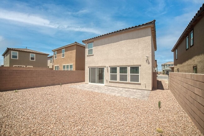 Building Photo - MOVE-IN READY! AMAZING 2023 3-BEDS 2.5 BAT...