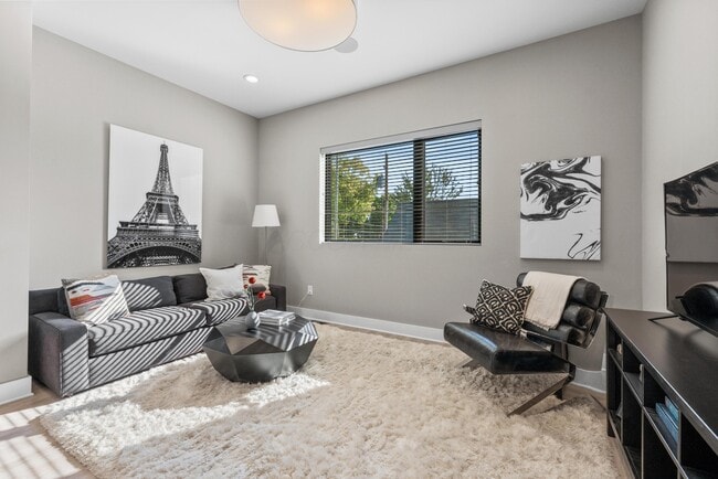 Building Photo - 122 S Ohio Ave