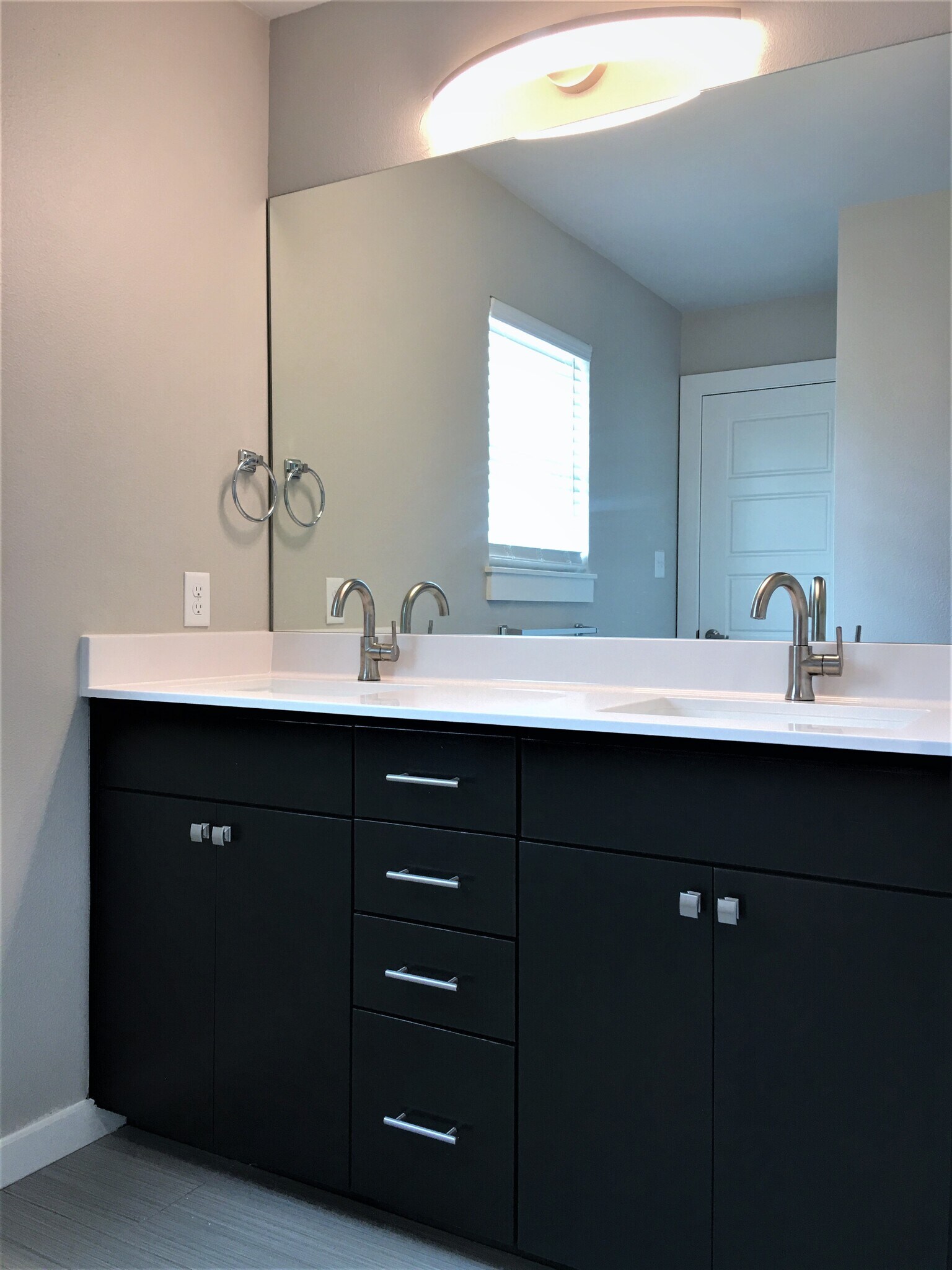 Master Bath - 10648 Brothers Ln