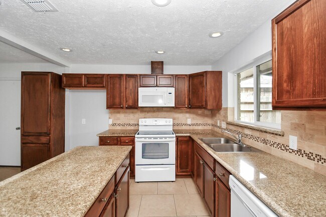 Building Photo - 10131 Kent Towne Ln