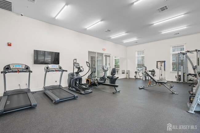 Building Photo - 723 Lorhan Dr