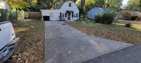 Building Photo - 803 W 84th St