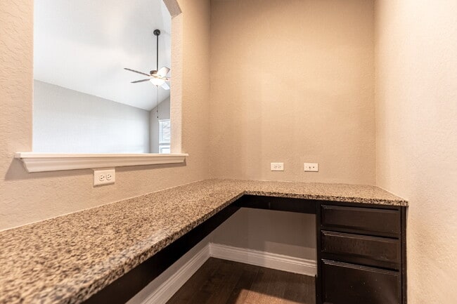 Building Photo - 27462 Paraiso Sands