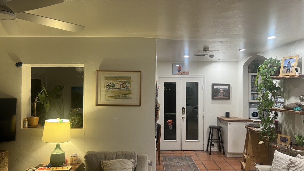 Building Photo - 2232 N Evergreen St