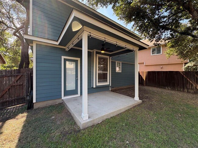 Building Photo - 2109 Rockland Dr