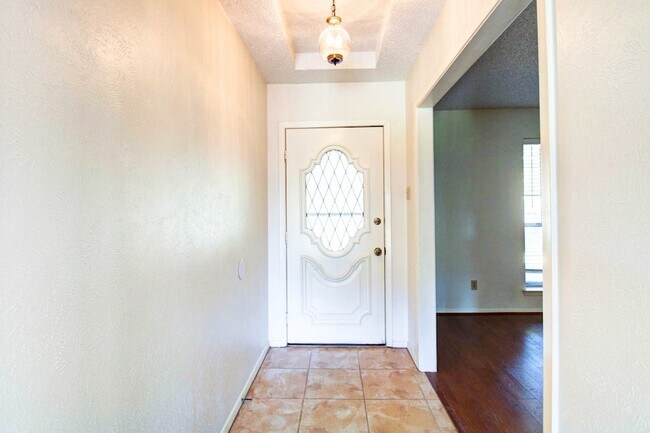 Building Photo - 758 Brighton Ln