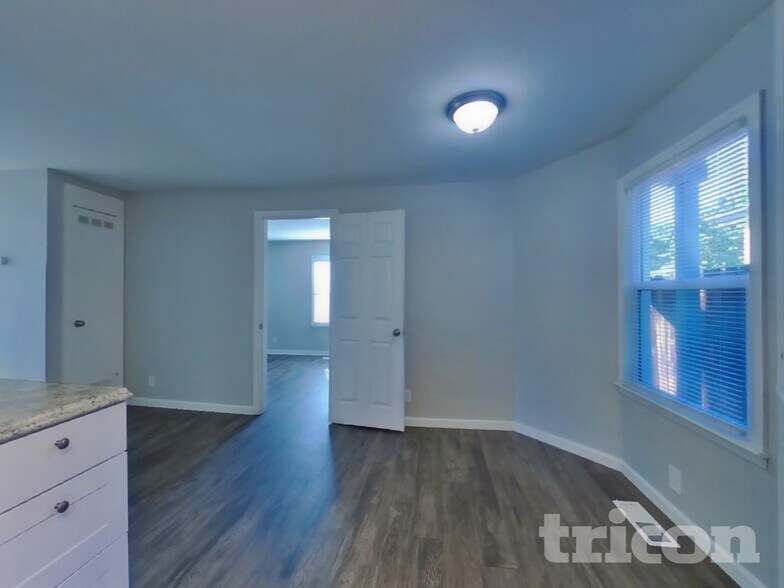 Building Photo - 1165 Buena Vista Ave