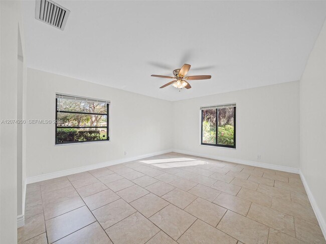 Building Photo - 10251 NW 39th Ct