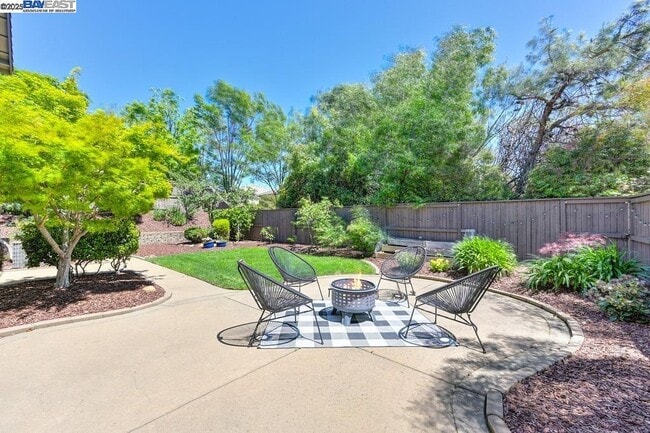 Building Photo - 1207 Villagio Dr