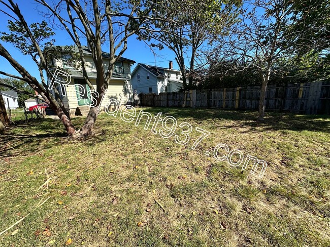 Building Photo - Cozy 3 Bed 1.5 bath