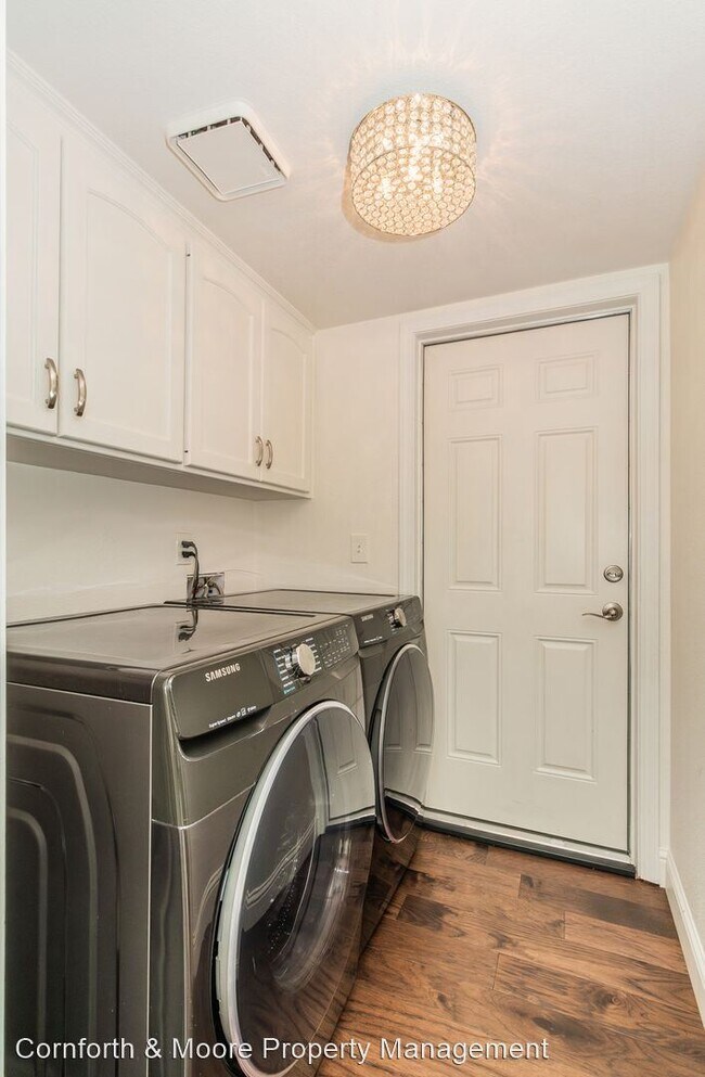 Building Photo - 3 br, 2.5 bath House - 9563 N Whitehouse D...