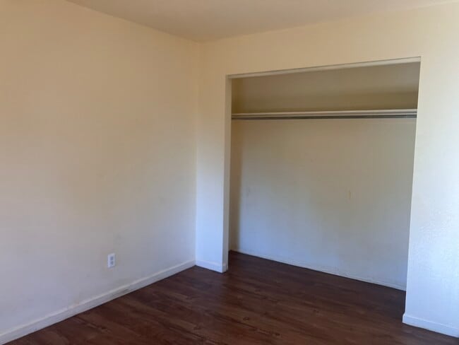Building Photo - 1415 Boswell Dr