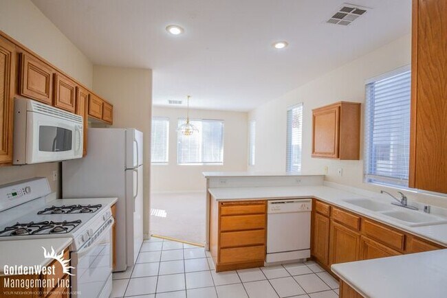 Building Photo - Stunning 3Bdm 2.5Ba Two-Story Home in Peccole Ranch!