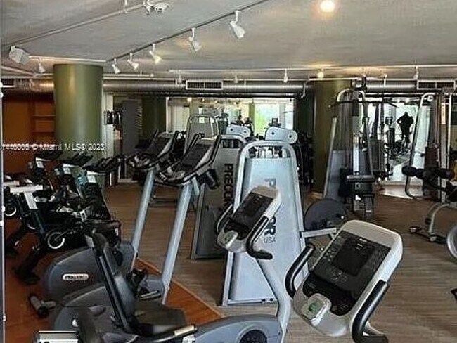 Building Photo - 2  Bedroom 2 baths Unfurnished Luxury Condo in Sunrise, Florida - Great Rental Price!