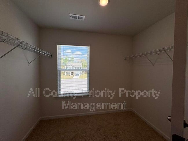 Building Photo - 3803 Falcon Ct