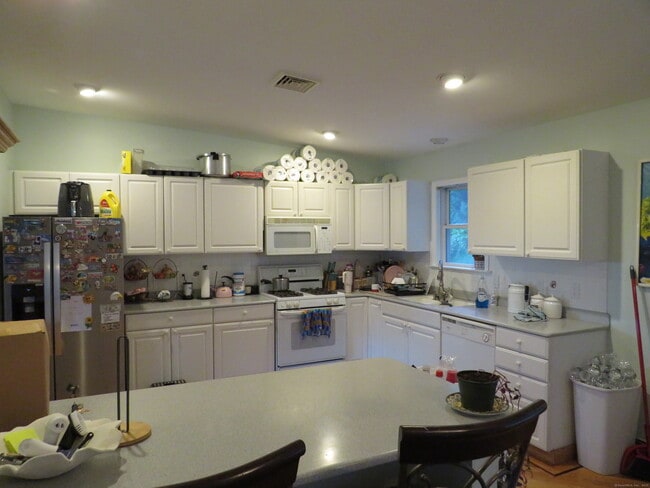 Building Photo - 15 Hayestown Heights