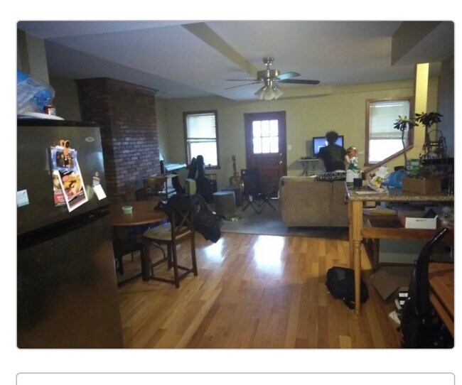 Open living room/dining area - 3323 Parkview Ave