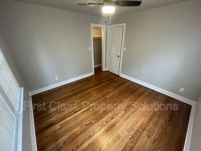 Building Photo - 1126 NW 55th St