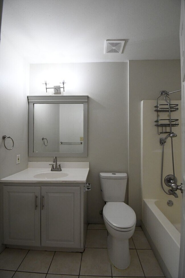 Building Photo - Move-In Ready, Beautifully Updated 3BR/2BA Home, HUD Accepted