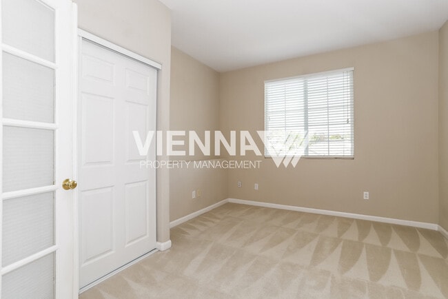 Building Photo - 4202 Mockingbird Ct