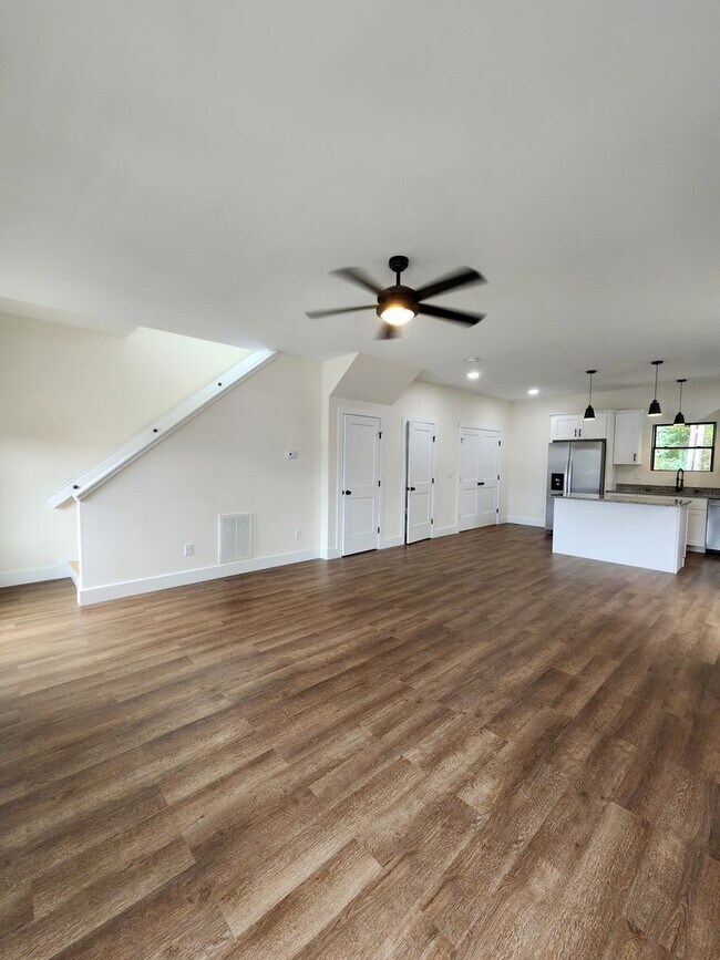 Building Photo - Swannanoa Rental