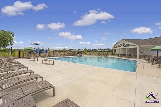 Building Photo - 827 Trenton Dr