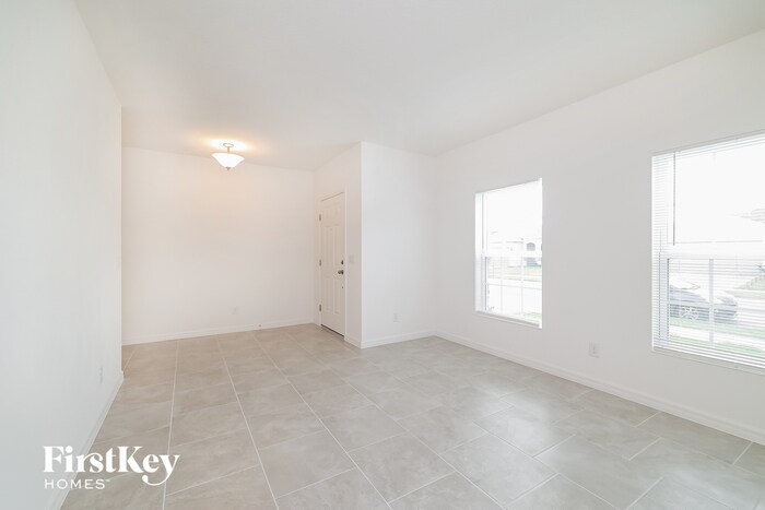 Building Photo - 888 Avenal Ln