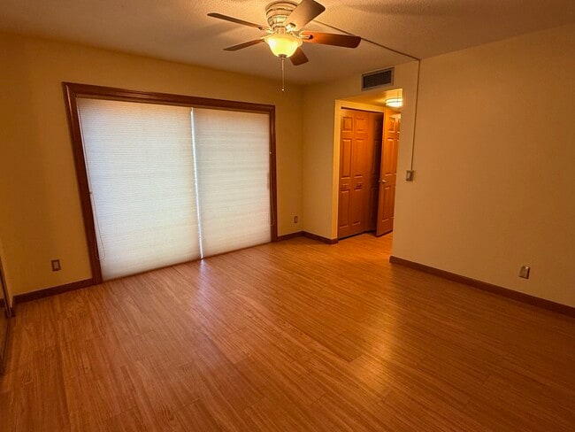 Building Photo - 4043 Palm Bay Cir