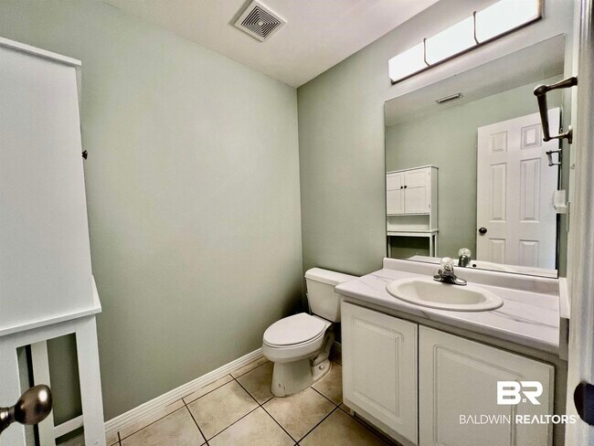 Building Photo - 444 Clubhouse Dr