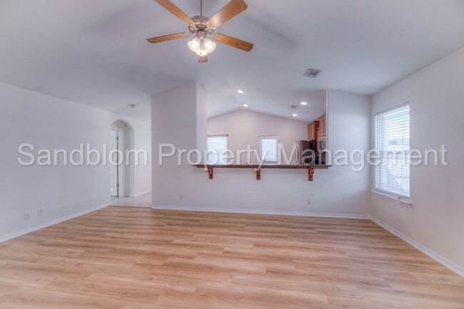 Building Photo - FOR LEASE | Jenks | Available Now!