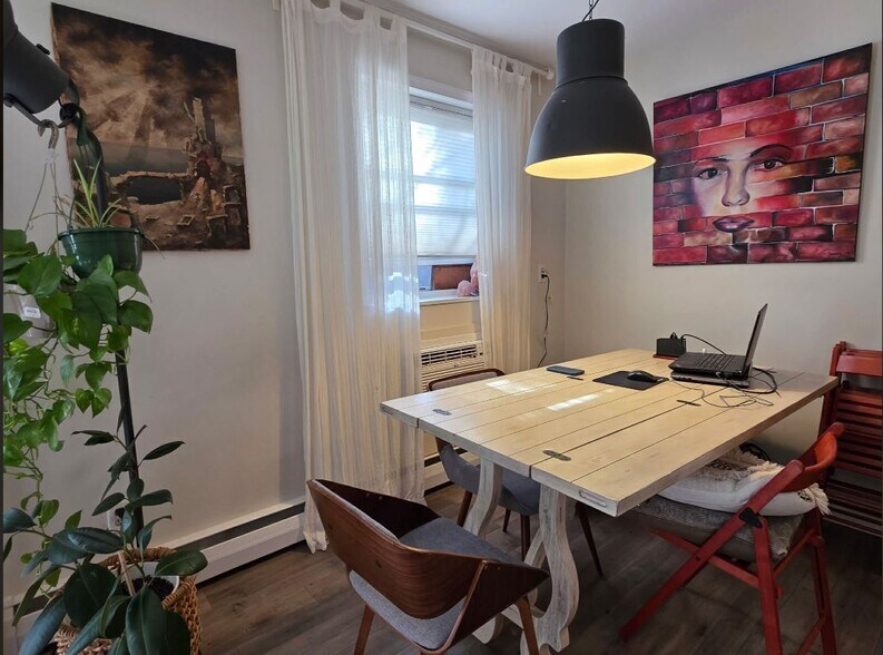 Building Photo - 412 N Wayne Ave