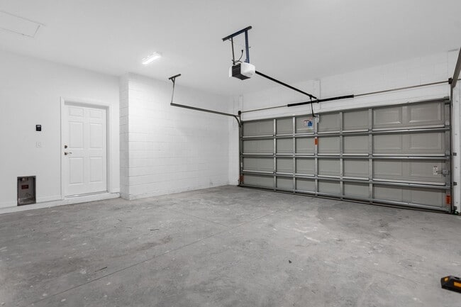 Building Photo - Discover the 3 BD/2BA Home in Beautiful Palm Bay!! Alexa Enabled SMART HOME!