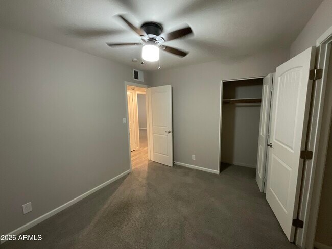 Building Photo - 2320 E Wier Ave