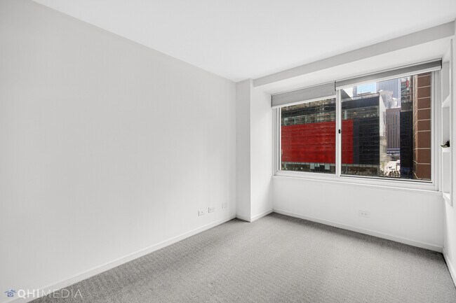 Building Photo - 211 E Ohio St