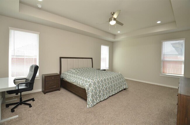 Building Photo - 28615 Halle Ray Dr