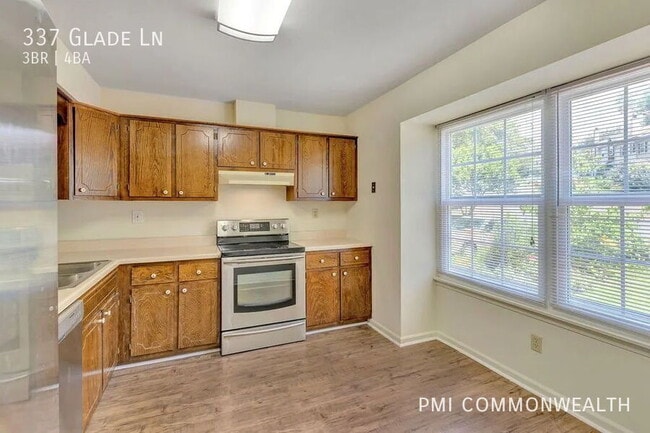 Building Photo - 337 Glade Ln