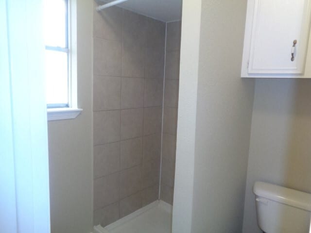 Building Photo - 14022 Greenway Dr