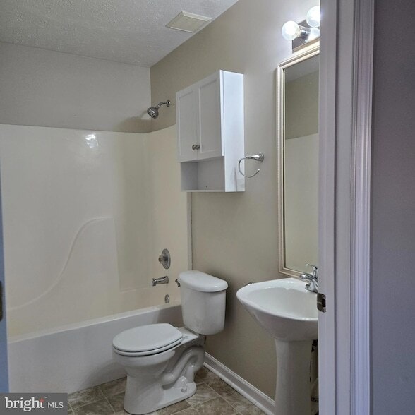 Building Photo - 129-122 Brookland Terrace