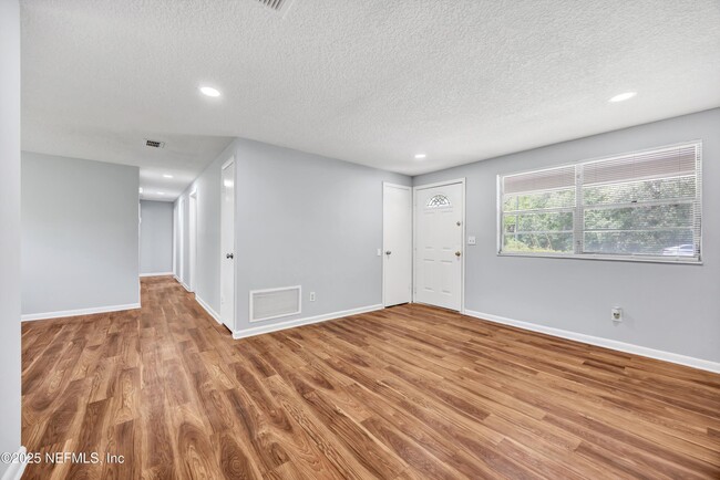 Building Photo - 4043 Marland St
