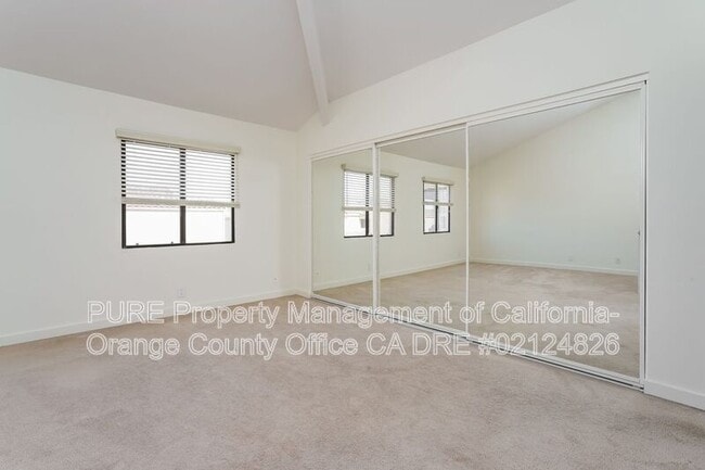 Building Photo - 3221 Francois Dr