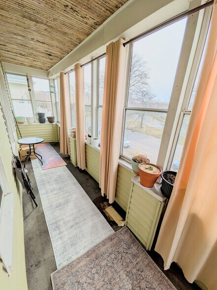 Building Photo - 623 Fellsway