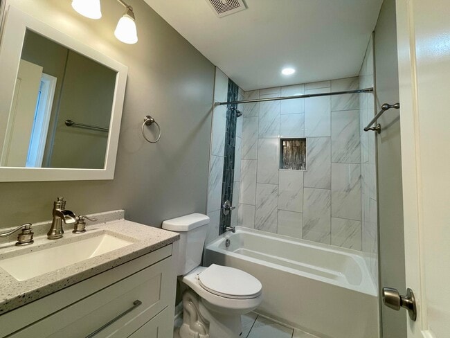 Building Photo - 240 S Princeton Ave