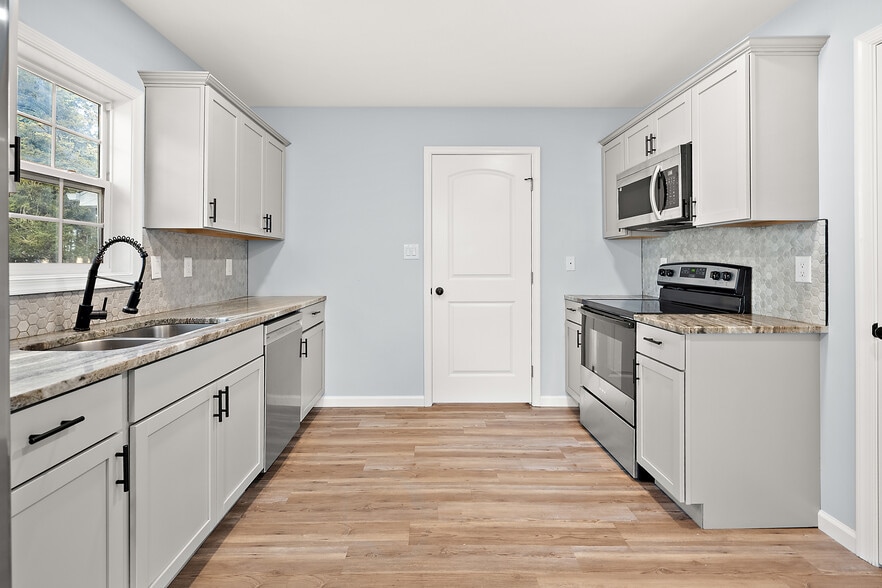 Building Photo - 1201 Tuscola Ave